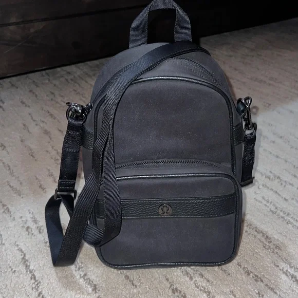 Lululemon Now and Always Convertible Bag Mini